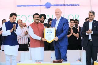 FIFA president signs MoU with education ministry and AIFF