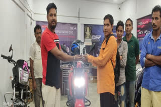 Assam man purchases two-wheeler with sack full of savings in coins