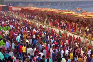 huge-crowd-of-devotees-gather-at-the-national-capital