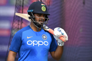 virender sehwag  rishabh pant  t20 world cup 2022  Indian cricket team  റിഷഭ് പന്ത്  വിരേന്ദര്‍ സെവാഗ്  ക്രിക്ബസ്  ദിനേശ് കാര്‍ത്തിക്ക്