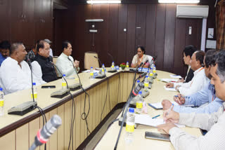 Speaker Ritu Khanduri took meeting