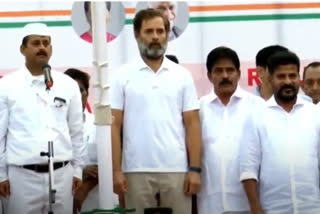 Rahul unfurled the national flag at Charminar