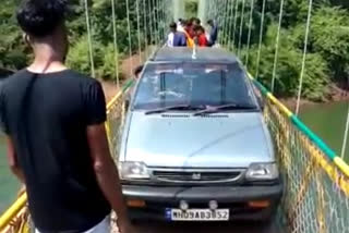 No lessons learnt from Morbi, tourists drive car on Karnataka suspension bridge