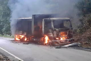 Tipper catches fire in Karwar