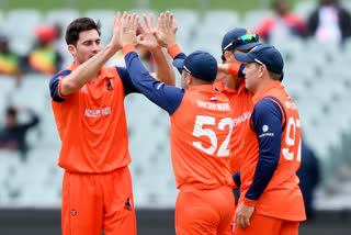 Raza lone bright spot as Netherlands bowl out Zimbabwe for 117