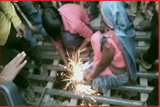 Woman Foot Trapped In Pipe In Farrukhabad Woman