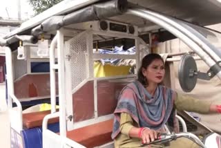 Seema Devi  women e-rickshaw driver of jammu