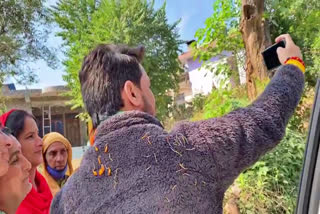 Video of Anurag Thakur taking selfie goes viral on social media