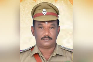 human rights commission  fine for police inspector  police inspector  police inspector fine issue  one lakh fine  one lakh fine for police inspector  thoothukudi news  thoothukudi latest news  கார் பயணியருக்கு ஹெல்மெட் அபராதம்  இன்ஸ்பெக்டருக்கு 1 லட்சம் அபராதம்  தூத்துக்குடி  தூத்துக்குடி செய்திகள்  மனித உரிமை ஆணையம்  அபராதம்