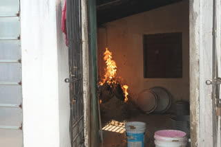 Fire in School Kitchen while cooking Mid Day Meal in Arambag