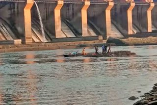 MP: Two die as boat capsizes in Narmada river