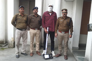 Rudrapur police arrested accused with gun