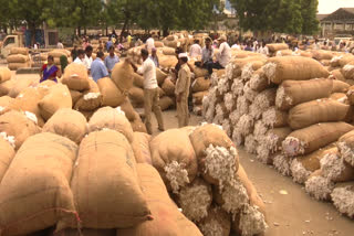 Illegal collection by commission agents in Khammam agricultural market