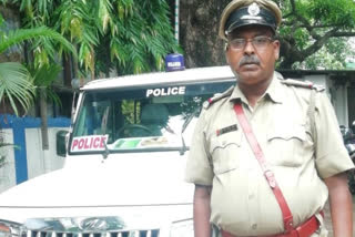 Police officer dies in road accident during immersion in Chandannagar