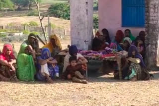 Pratapgarh Family of Dead Minor Girl Protests