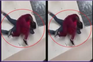 MUZAFFARNAGAR MALL MINOR DISPUTE THERE WAS A FIERCE FIGHT BETWEEN GIRLS WATCH VIDEO