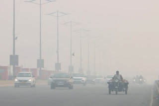 Air pollution: Traffic advisory for trucks, cars going from Noida to Delhi