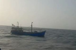 Indian Fishermen Arrested by Sri Lanka Navy for Breach International Territorial