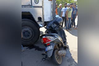scooter lorry accident