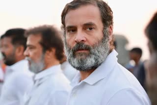 congress promises to Gujarat people  Rahul Gandhi  Gujarat election 2022  Gujarat election on December 1  500 രൂപയ്‌ക്ക് സിലിണ്ടര്‍  രാഹുല്‍ ഗാന്ധി  10 ലക്ഷം തൊഴിലവസരങ്ങള്‍  ഗുജറാത്ത് ജനങ്ങള്‍ക്ക് കോണ്‍ഗ്രസിന്‍റെ വാഗ്‌ദാനം  കോണ്‍ഗ്രസ് നേതാവ് രാഹുല്‍ ഗാന്ധി  ബിജെപി  ആം ആദ്‌മി പാർട്ടി  Congress  AAP  BJP  Rahul Gandhi Twitter