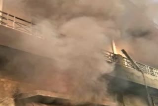 Fierce fire broke out in Noida Phase 2