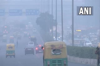 Delhi Pollution: Minimum temperature 17 degrees Celsius, air quality 'very poor'