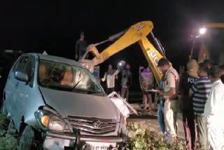 Warangal Road Accident Today: ఆగి ఉన్న లారీని ఢీకొట్టిన కారు.. ముగ్గురు మృతి