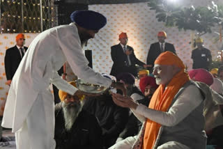 PM Modi greets people on Guru Nanak Dev's birth anniversary