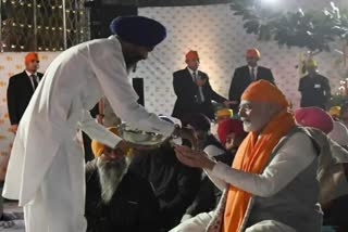 PM Modi greets people on Guru Nanak Devs birth anniversary