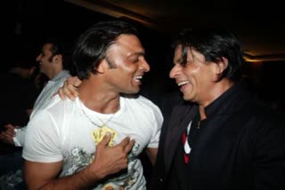 Watch: Shoaib Akhtar's rendezvous with 'Shah Rukh Khan' in Pakistan