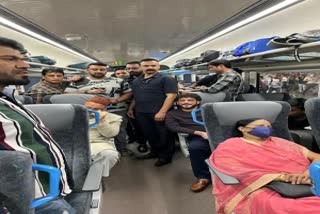 owaisi in vande bharat train