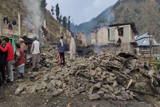 three stories building gutted in fire in mandi