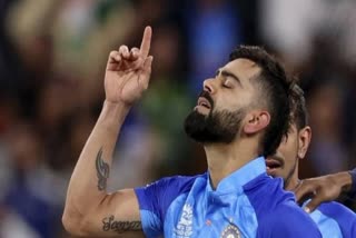 t20 world cup 2022  t20 world cup  ind vs eng  Virat Kohli  Virat Kohli hit with ball  harshal patel  വിരാട് കോലി  ഹര്‍ഷല്‍ പട്ടേല്‍  ഇന്ത്യ vs ഇംഗ്ലണ്ട്  ടി20 ലോകകപ്പ്  വിരാട് കോലി പരിക്ക്