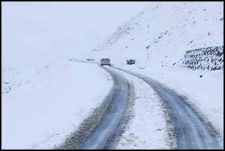 Manali Leh road closed due to snowfall