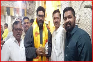 Actor Abhishek Bachchan takes darshan of Dagdusheth Halwai ganpati