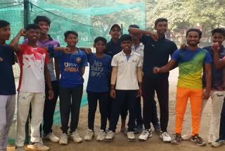 क्रिकेट प्रशंसकों का उत्साह चरम पर
