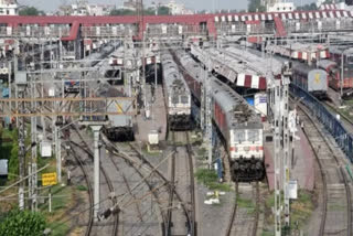 Mumbai 27-hour train traffic power blockade for Carnac RoB dismantling