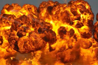 petrol tanker explosion in Nigeria  many persons killed in petrol tanker explosion  petrol tanker explosion news  ನಡು ರಸ್ತೆಯಲ್ಲೇ ಪೆಟ್ರೋಲ್​ ಟ್ಯಾಂಕರ್​ ಸ್ಫೋಟ  ಜನರ ಸಜೀವ ದಹನ  ರಸ್ತೆಯಲ್ಲಿ ಪೆಟ್ರೋಲ್ ಟ್ಯಾಂಕರ್ ಅಪಘಾತ  ಪೆಟ್ರೋಲ್​ ಟ್ಯಾಂಕರ್​ನ ಬ್ರೇಕ್ ಫೇಲ್  ಡಿಕ್ಕಿ ರಭಸಕ್ಕೆ ಪೆಟ್ರೋಲ್​ ಟ್ಯಾಂಕರ್​ನಲ್ಲಿ ಬೆಂಕಿ  ಘಟನೆ ಬಗ್ಗೆ ಮಾಹಿತಿ ನೀಡಿದ ಪೊಲೀಸ್​ ಅಧಿಕಾರಿ  ಗಂಭೀರ ಸ್ವರೂಪವಾಗಿ ಗಾಯ