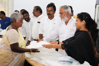 free food  Amma Restaurant  mayor priya  mosquito net  அம்மா உணவகம்  இலவச உணவு  மேயர் பிரியா  பருவமழை  மாநகராட்சி  chennai corporation  சென்னை மாநகராட்சி  சென்னை மாநகராட்சி மேயர்  அறநிலையத்துறை