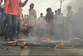 आक्रोशित परिजनों ने किया हंगामा