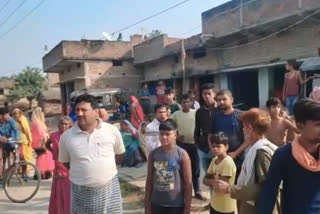 बिहार में फर्जी पुलिस के द्वारा बकरियों की चोरी बाद गांव में चुटी भीड़.