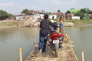Raiganj People Demand for Permanent Bridge on Nagar River