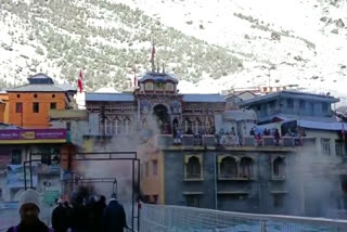 Snowfall in Badrinath Dham