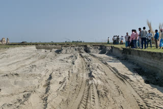 Illegal sand mining at Kalgasia