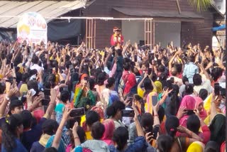 stampede in dandraua dham