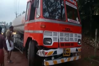 Clt  Tanker lorry collided with divider in Vadakara  കോഴിക്കോട്  വിട്ട ടാങ്കര്‍ ലോറി ഡിവൈഡറില്‍ ഇടിച്ചു  വടകരയില്‍ ടാങ്കര്‍ ലോറി ഡിവൈഡറിലിടിച്ച് അപകടം  വടകര വാര്‍ത്തകള്‍