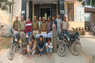 Alwar police arrested three crooks