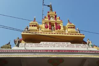 मंदिर में लाखों की चोरी