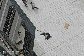 Man tries to end life by jumping from Mantralaya's sixth floor