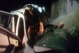 Mumbai Pune Expressway  car hit behind truck  accident  അപകടം  ട്രക്കിന് പുറകിൽ കാറിടിച്ച് അപകടം  മുംബൈ പൂനെ എക്‌സ്‌പ്രസ് വേ  car rammed into a truck  national news  malayalam news  mumbai news  car accident five killed  maharashtra accident news  mumbai accident news  mumbai pune expressway car accident  accident on mumbai pune expressway  mumbai pune expressway accident  ദേശീയ വാർത്തകൾ  മലയാളം വാർത്തകൾ  കാറപകടം  മഹാരാഷ്‌ട്ര വാർത്തകൾ